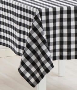 KLARA-pöytäliina 135x200 cm Musta