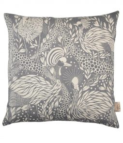 Koristetyynynpäällinen, Prancing peacock, House of Rym