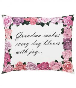 Tyynyliina, Grandma,